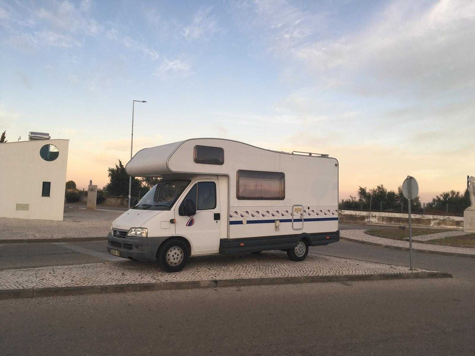 Autocaravana para 6 pessoas