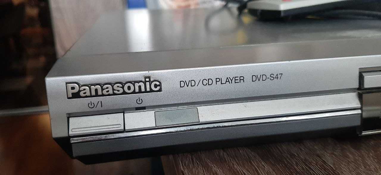 Продам видеомагнитофон Panasonic  DVD\CD PLAYER DVD-S47