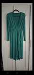 Vestido verde manga comprida