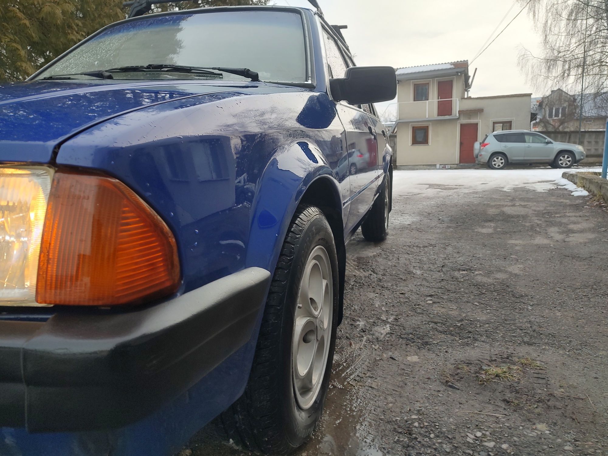 Ford escort 1,1 хороший стан один власник 20 років диски з XR
