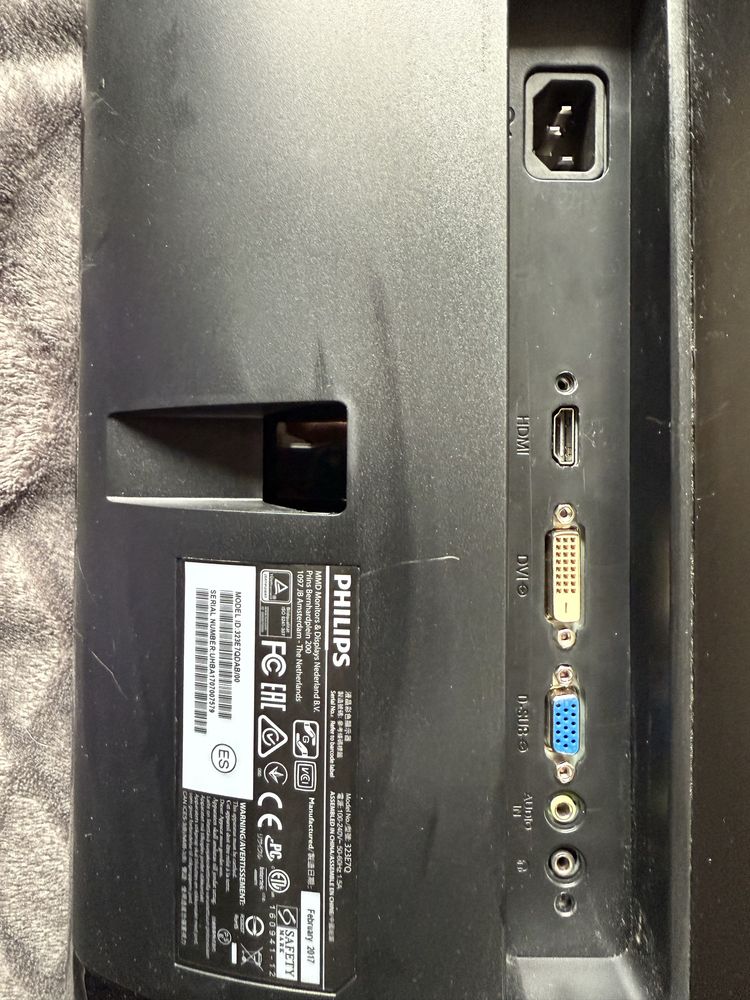 Monitor philips 323e7q