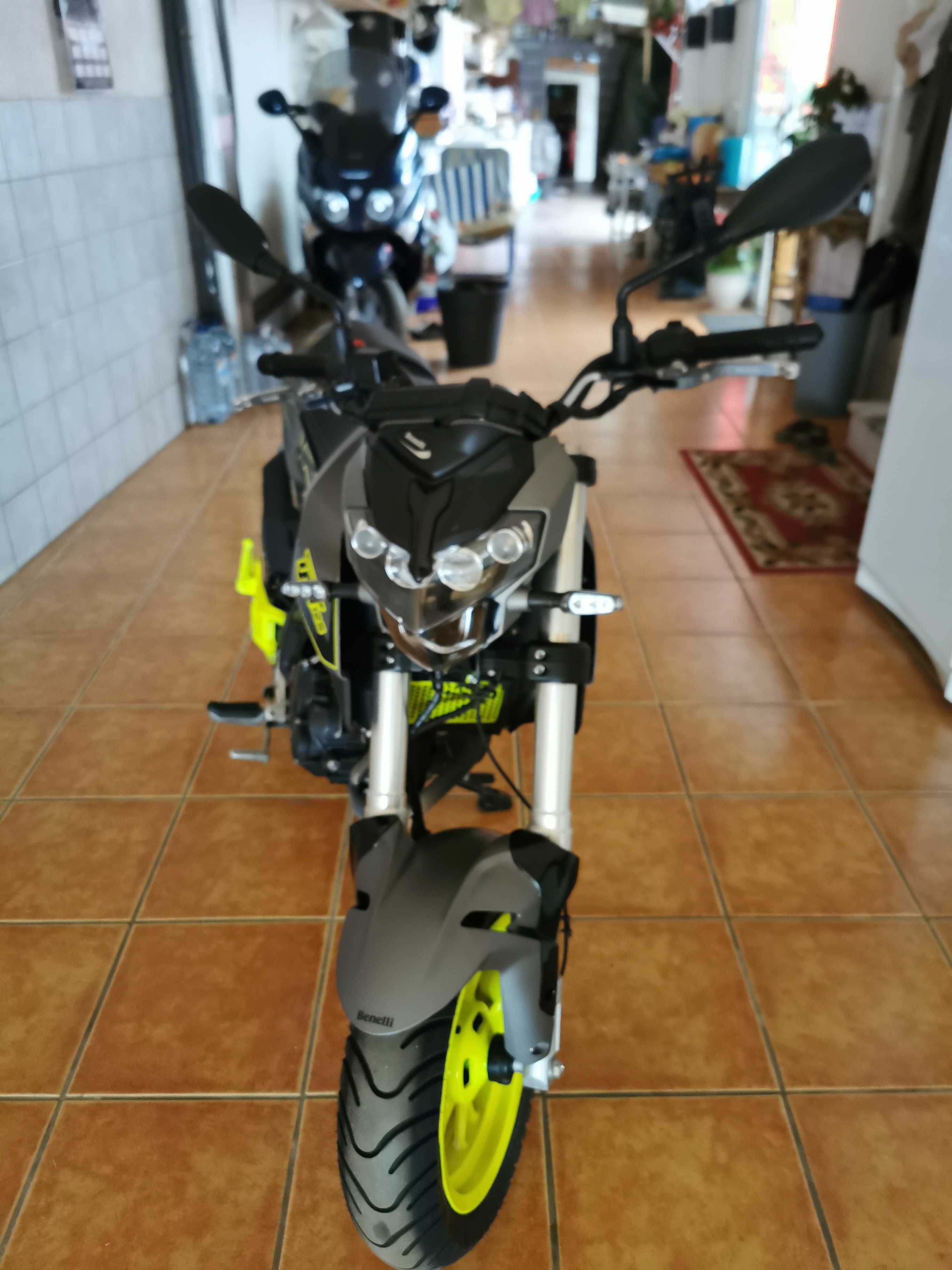 Benelli TNT 125 março 2023