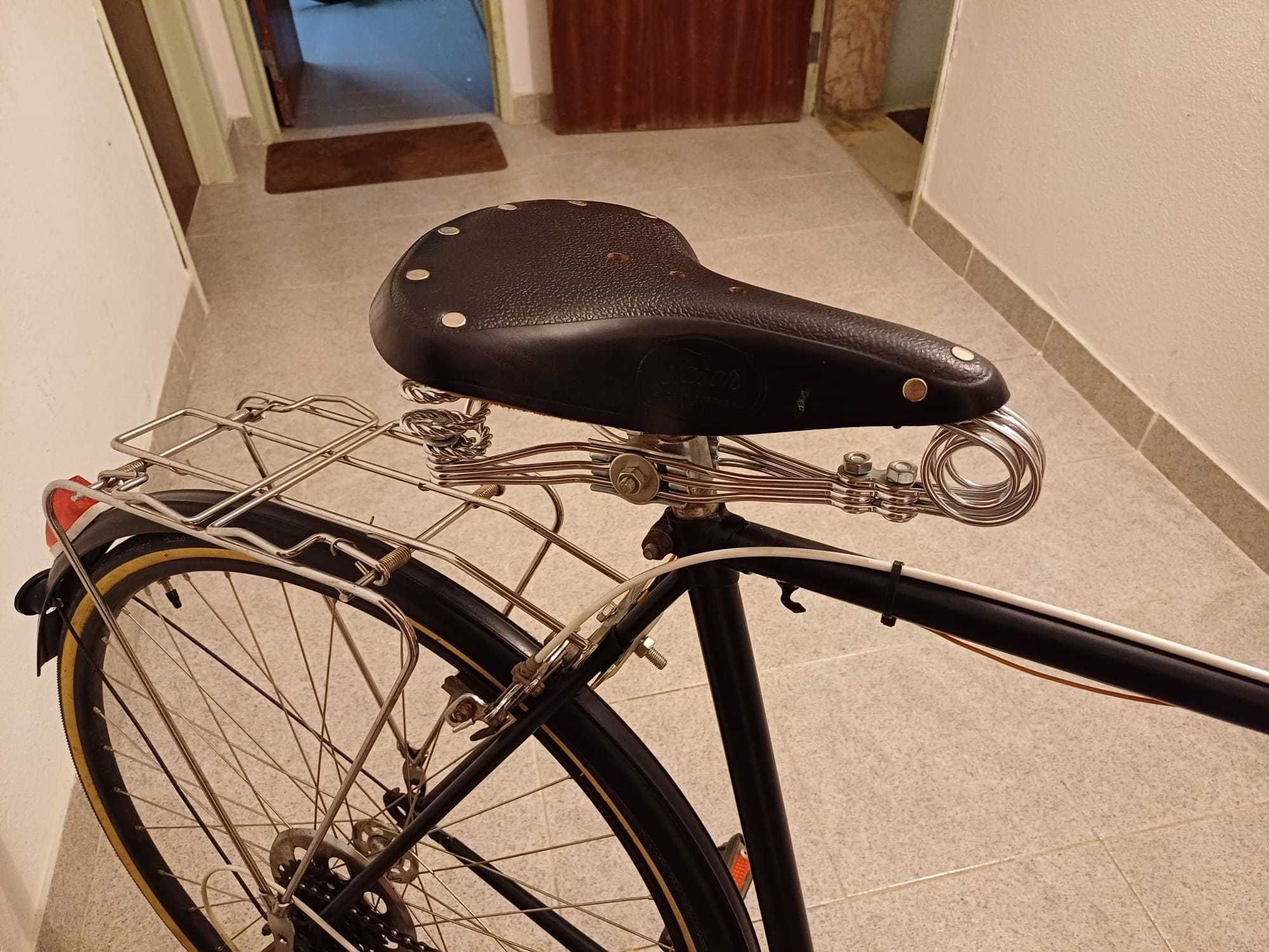 Bicicleta Pasteleira antiga semi restaurada