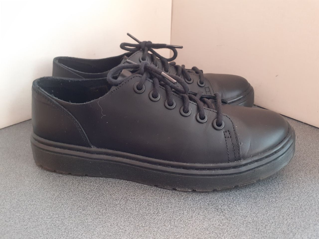 Dr. Martens шкіряні туфлі лофери кррсівки дербі 39 р уст див