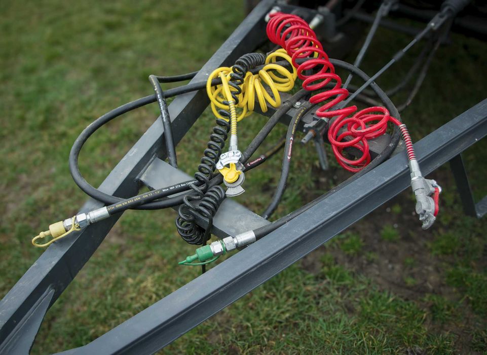 Przyczepa rolnicza IFA HL 8011 10T WYWROTKA w bardzo dobrym stanie