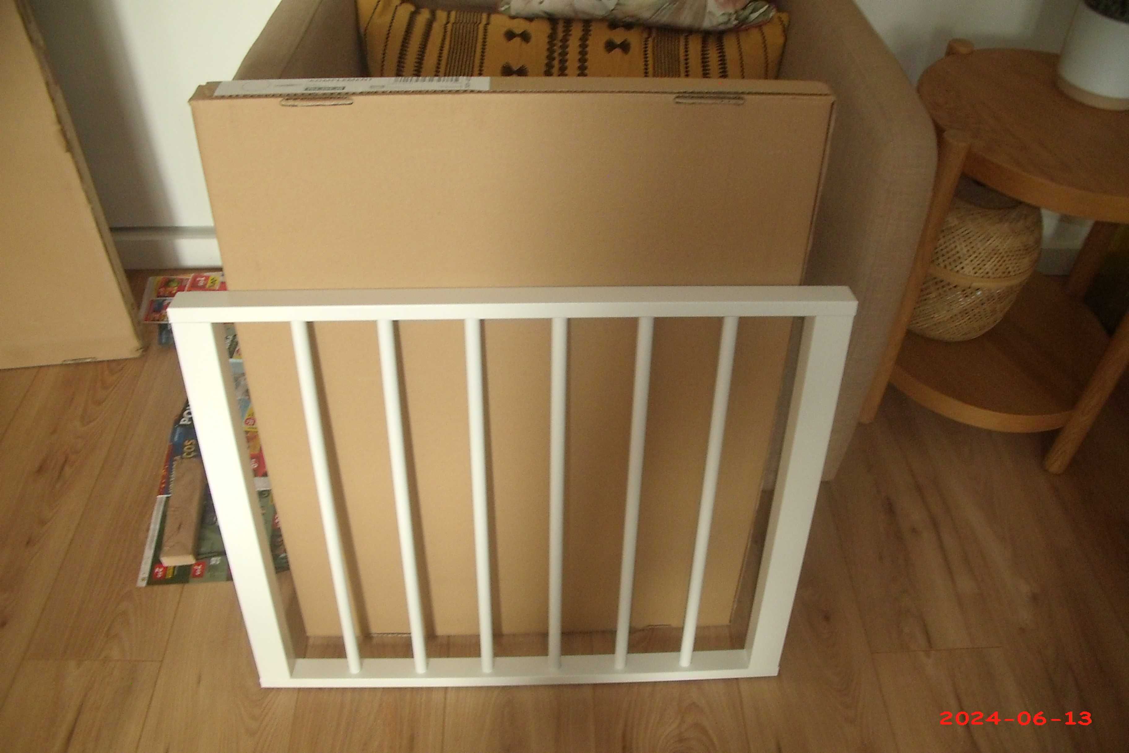 Vendo calceiro  branco 75x58 ikea  komplement 20 euros