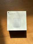 Оригінальний зарядний кейс Apple AirPods 2