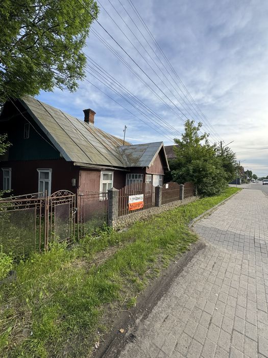 Будинок у ЦЕНТРІ Брошнів-Осади Перша лінія