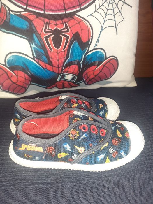 Sapatilhas, pantufas e galochas spiderman. Tamanho 26