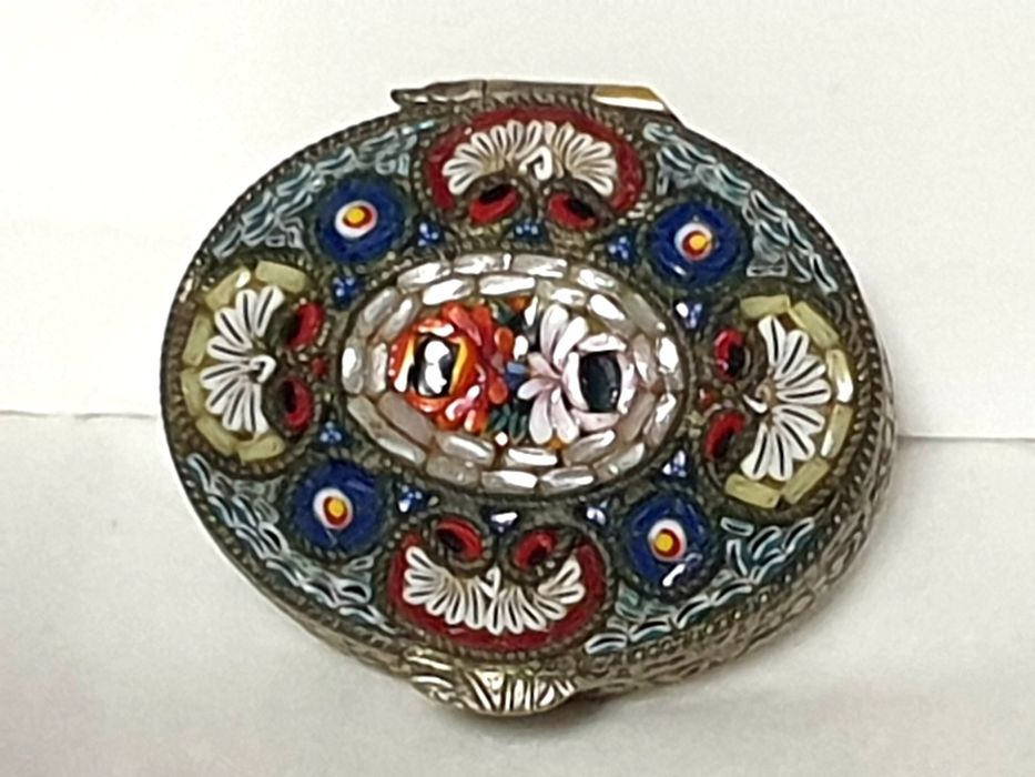 Fantástica antiga  caixa italiana de micro mosaico/millefiori