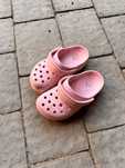 Różowe crocs dla dziewczynki