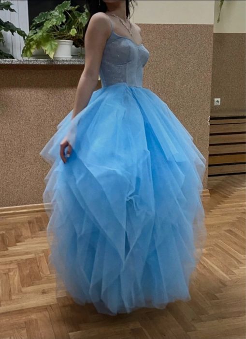 Sukienka na studniówkę