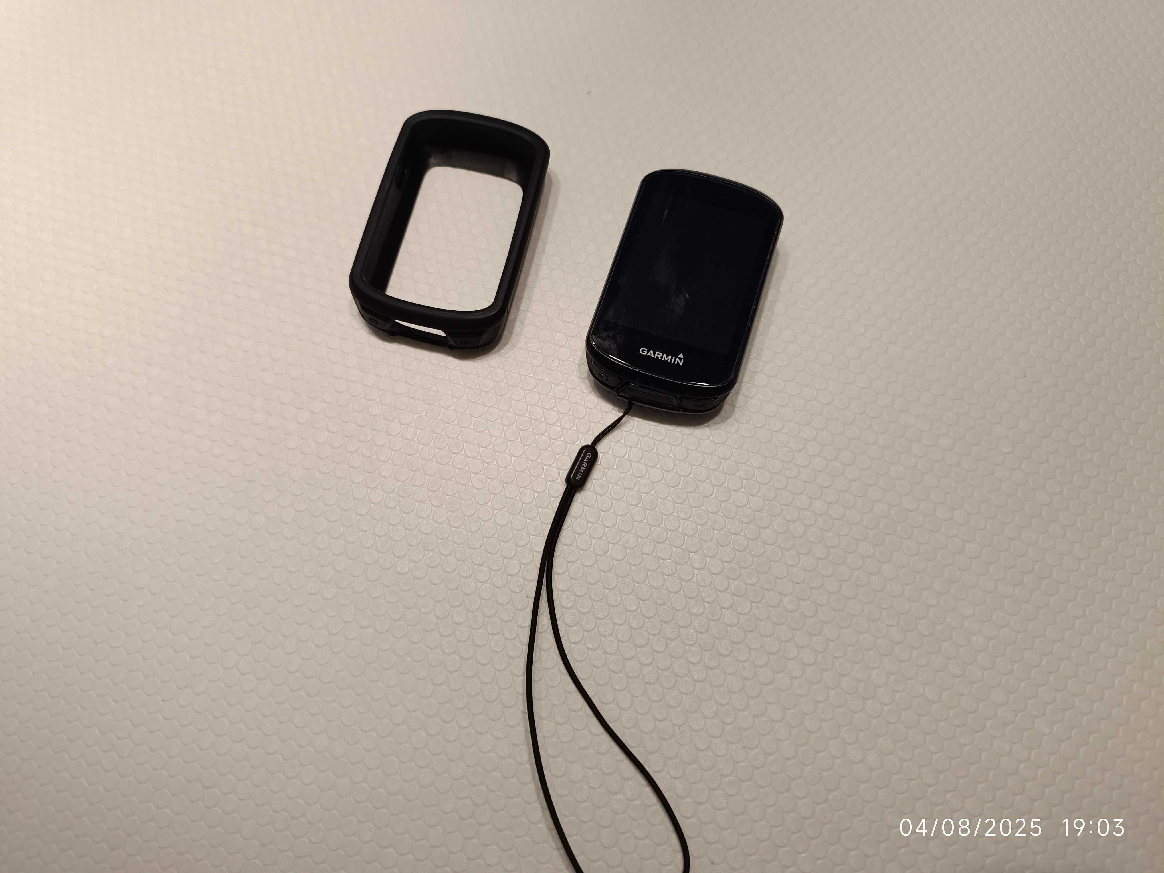 Vendo GPS Garmin 830.