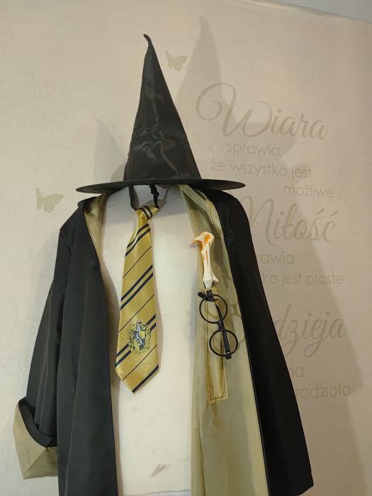 Strój przebranie Harry Potter czarodziej Hufflepuff 6 części rozmiar M