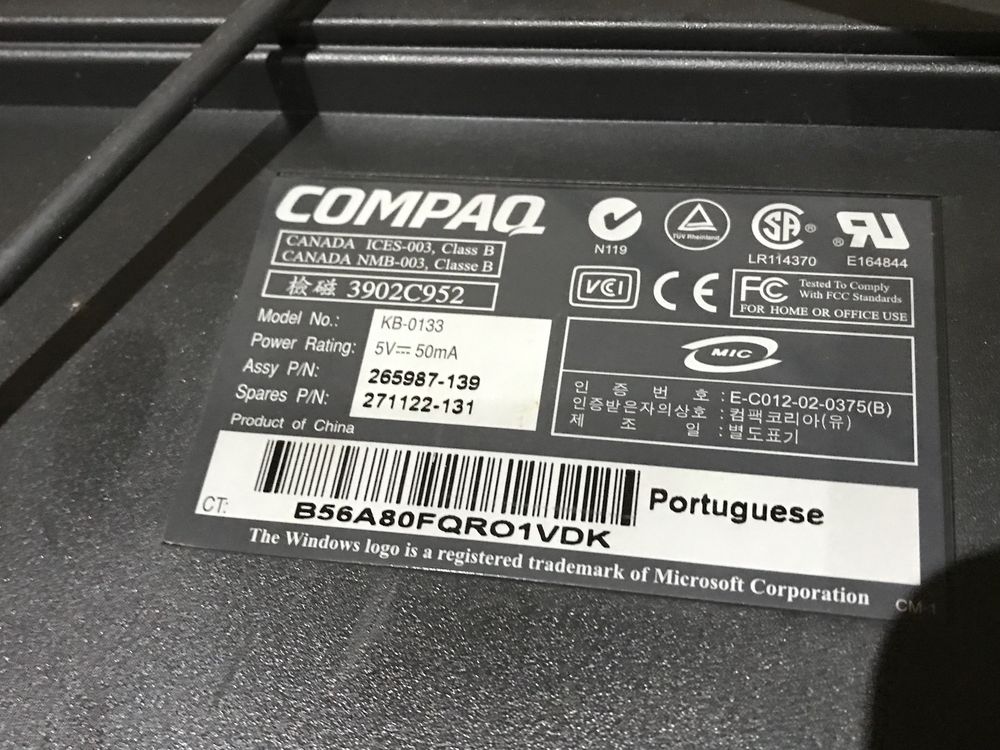 Vendo 2 Teclados Antigos c/ Ligação PS/2