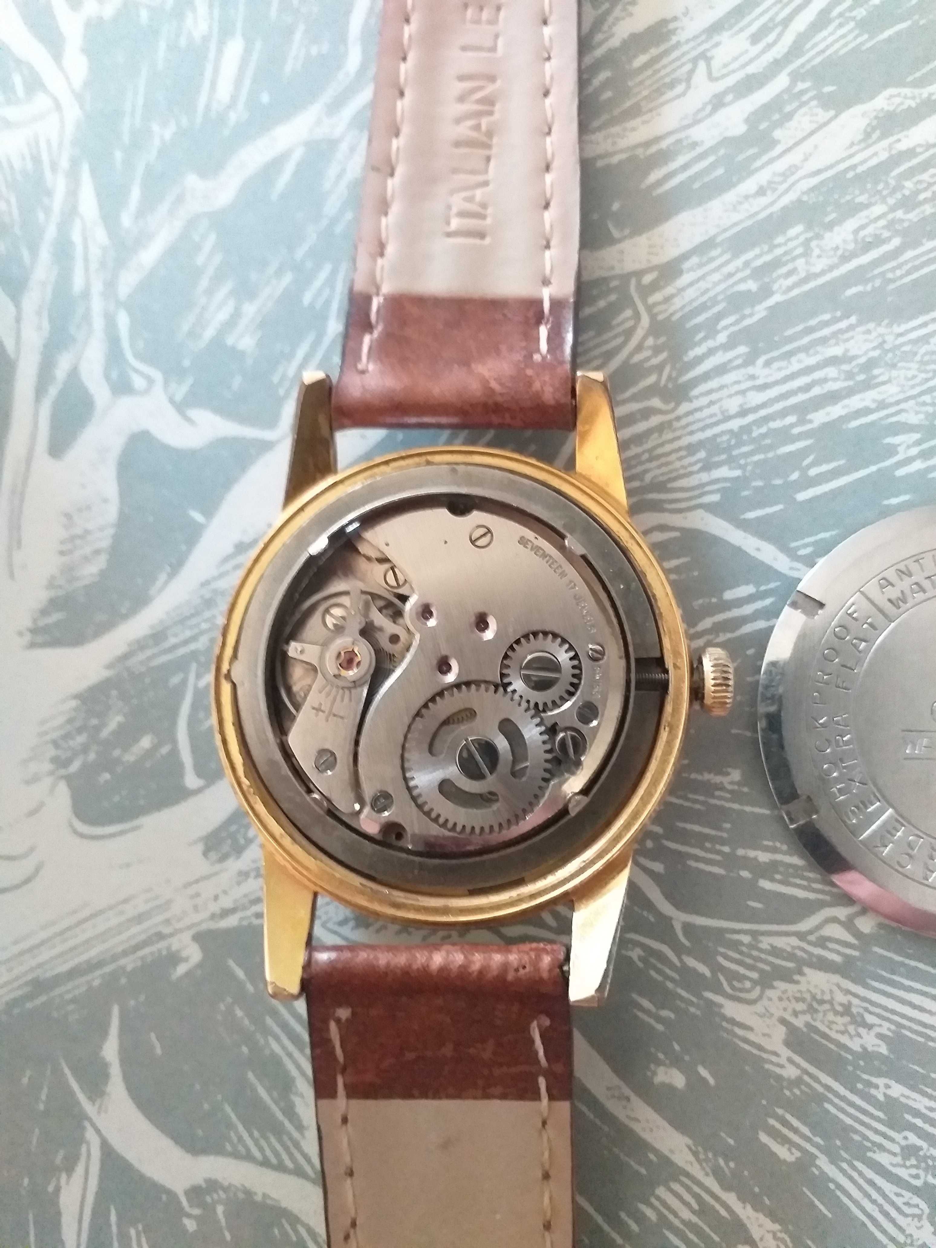 relogio orano corda manual