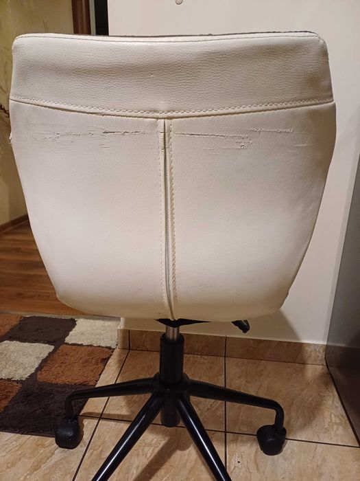 Krzeslo obrotowe dla dziecka