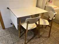 Mesa + cadeiras de cozinha
