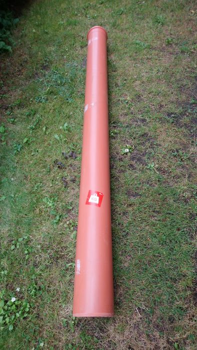 Rura kanalizacyjna fi 160 mm - długość 2 m i inne kształtki.