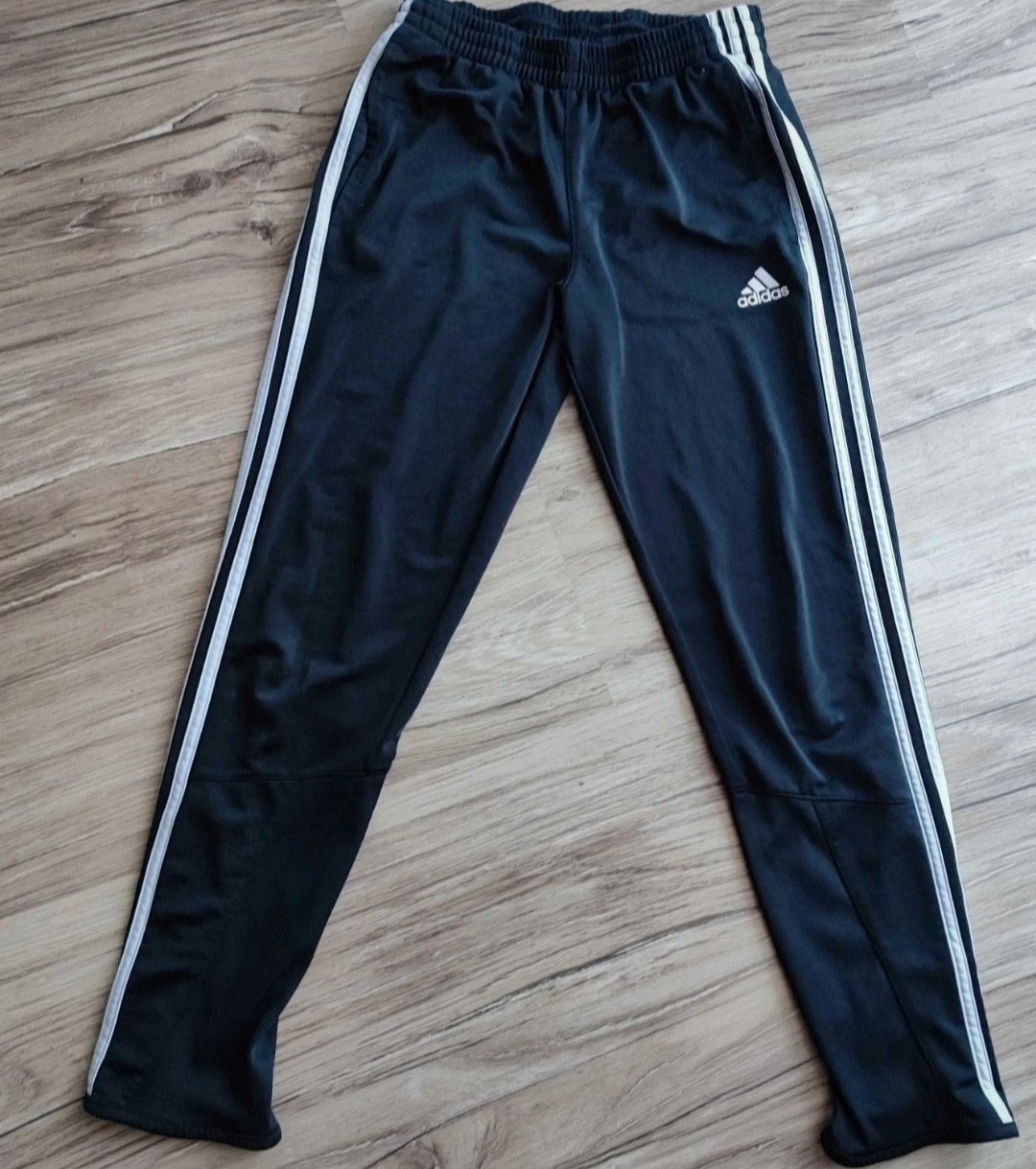 Spodnie dresowe Adidas 152