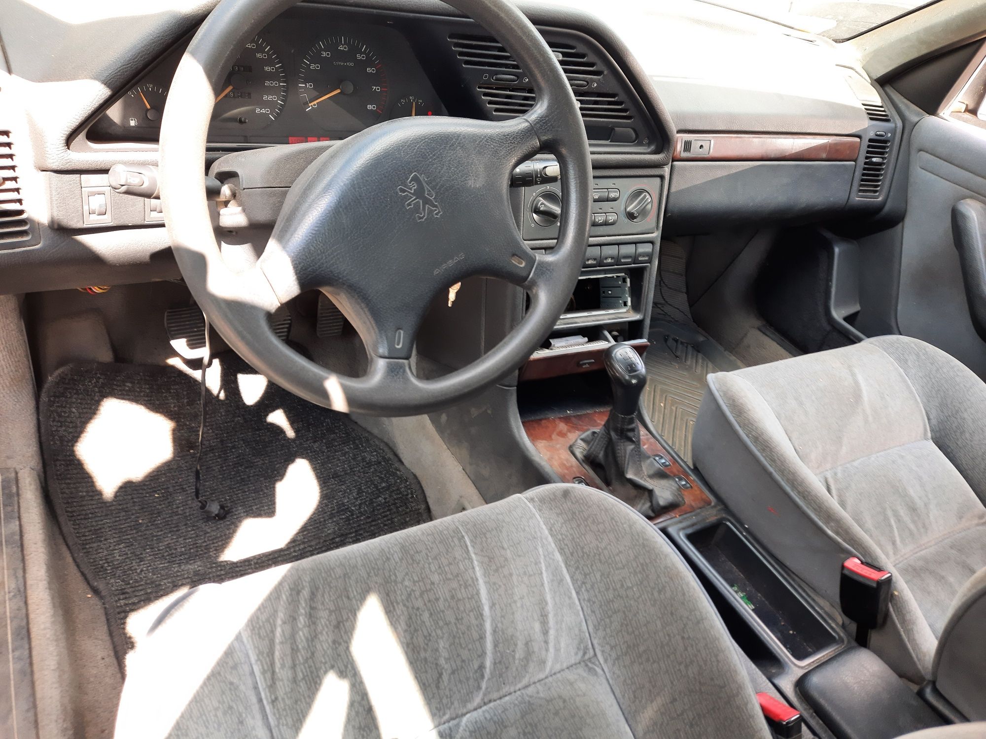 Peugeot 405 пежо 605 сидения сидушки карты ручки потолок кавер пластик