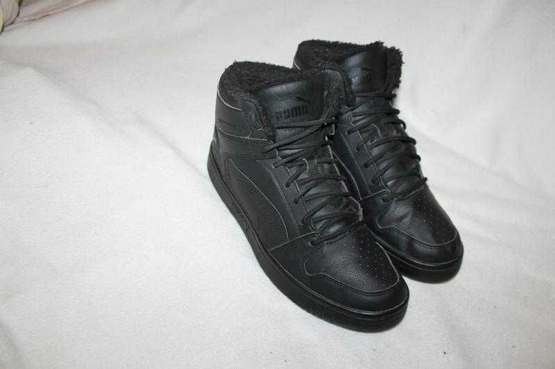 Кроссовки утепленные фирмы puma размера 41 по стельке 26,5 см.