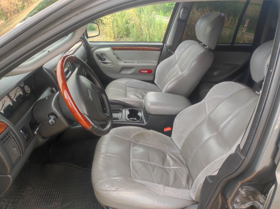 Jeep Grand Cherokee 4.7 H.O stan bdb Overland NAJBOGATSZA WERSJA