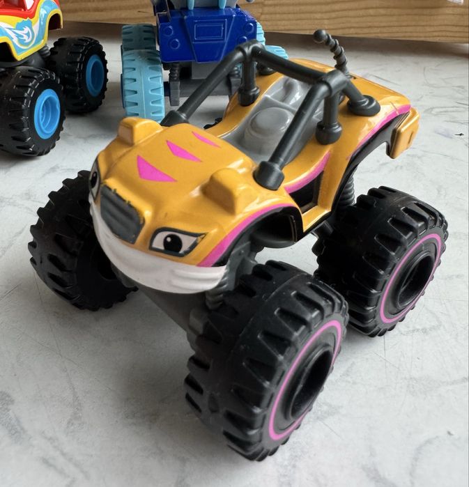 Вспиш і чудо машинки Fisher Price Blaze: Вспиш (Блиск) та ін.