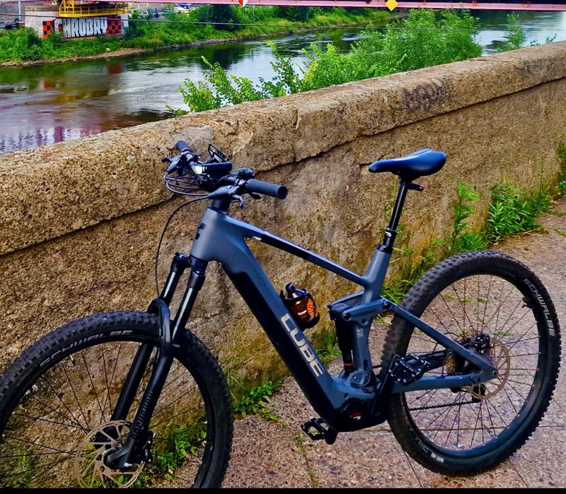 Rower elektryczny XL CUBE HYBRID 140 HPC FULL 22 ” Zamiana na auto