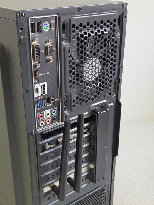 Komputer - i7-8700, RTX 2070, 16 RAM