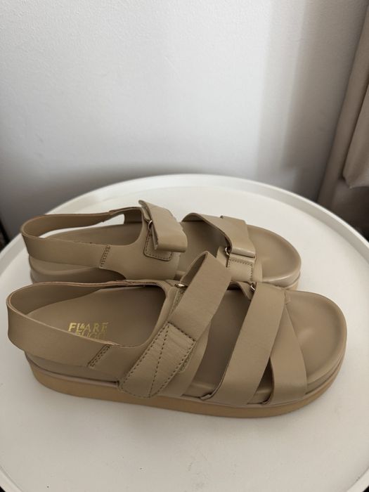 Жіночі босоніжки