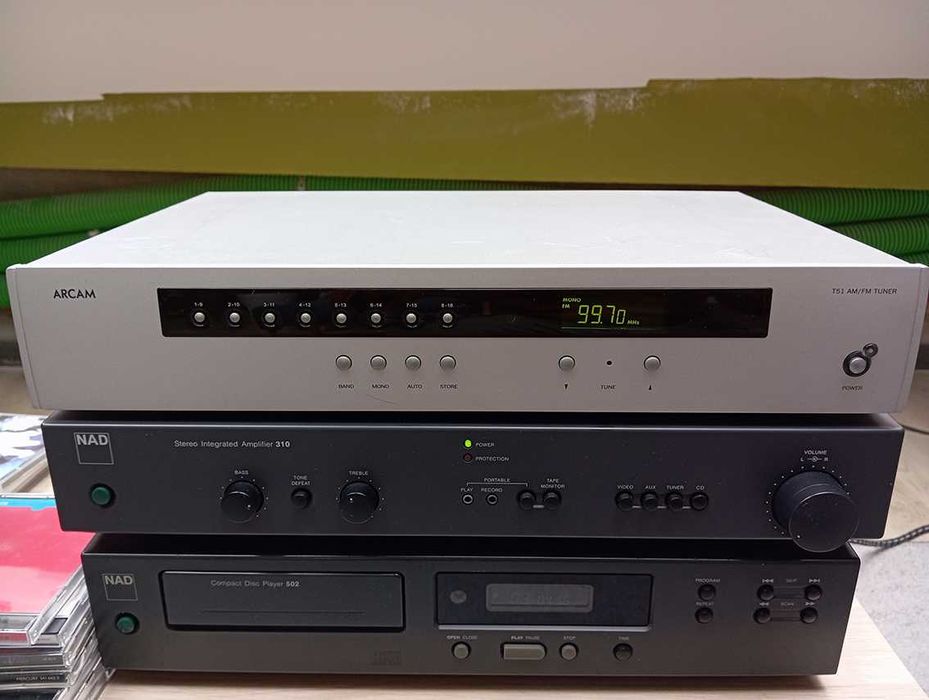 tuner AM/FM Arcam Diva T51