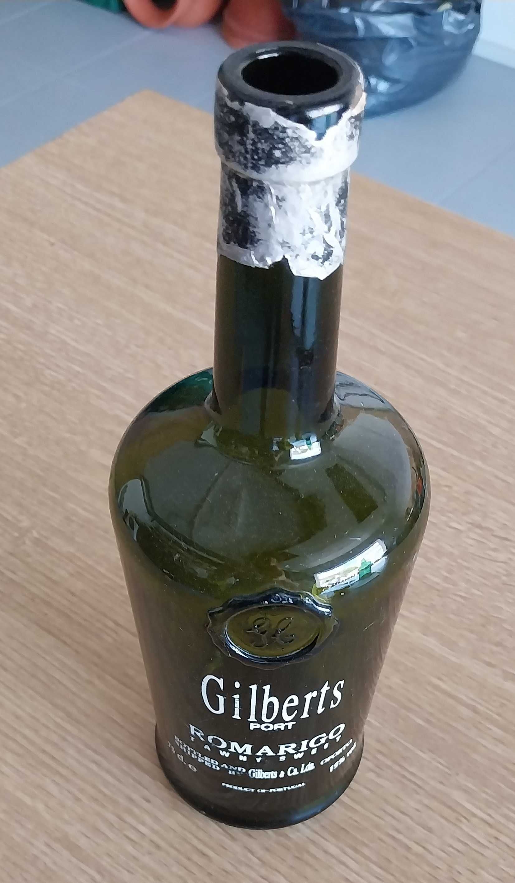 Garrafa antiga da Gilberts (Porto)