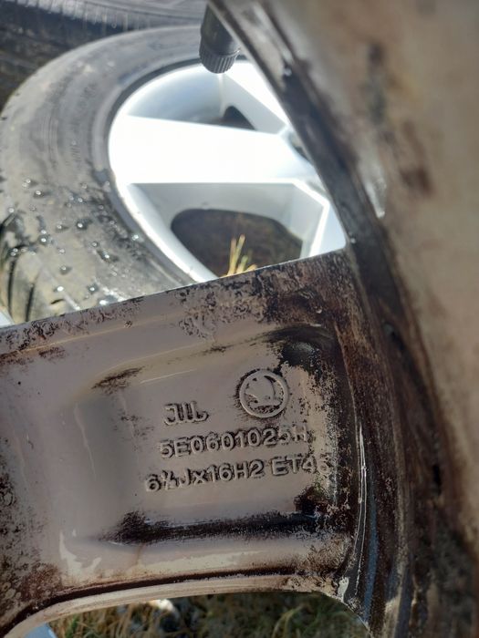 Диски  5×112r16 із шинами 215/55r16