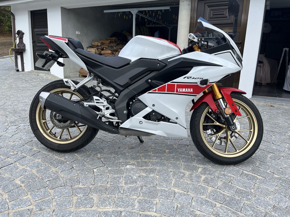 R 125 60th yamaha