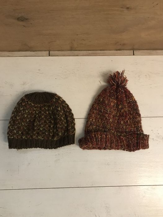 Dwie ciepłe czapki - m.in. Bata