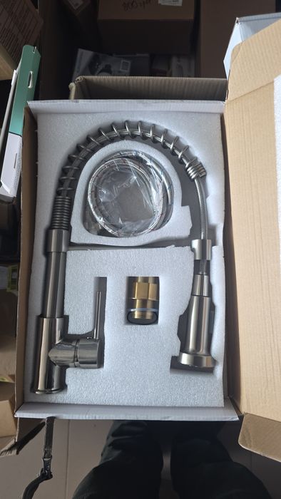 Душова система скритого монтажу та змішувач для кухні