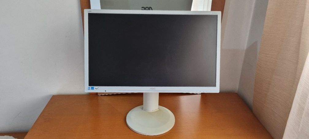 Monitor AOC 24 polegadas bidireccional full hd