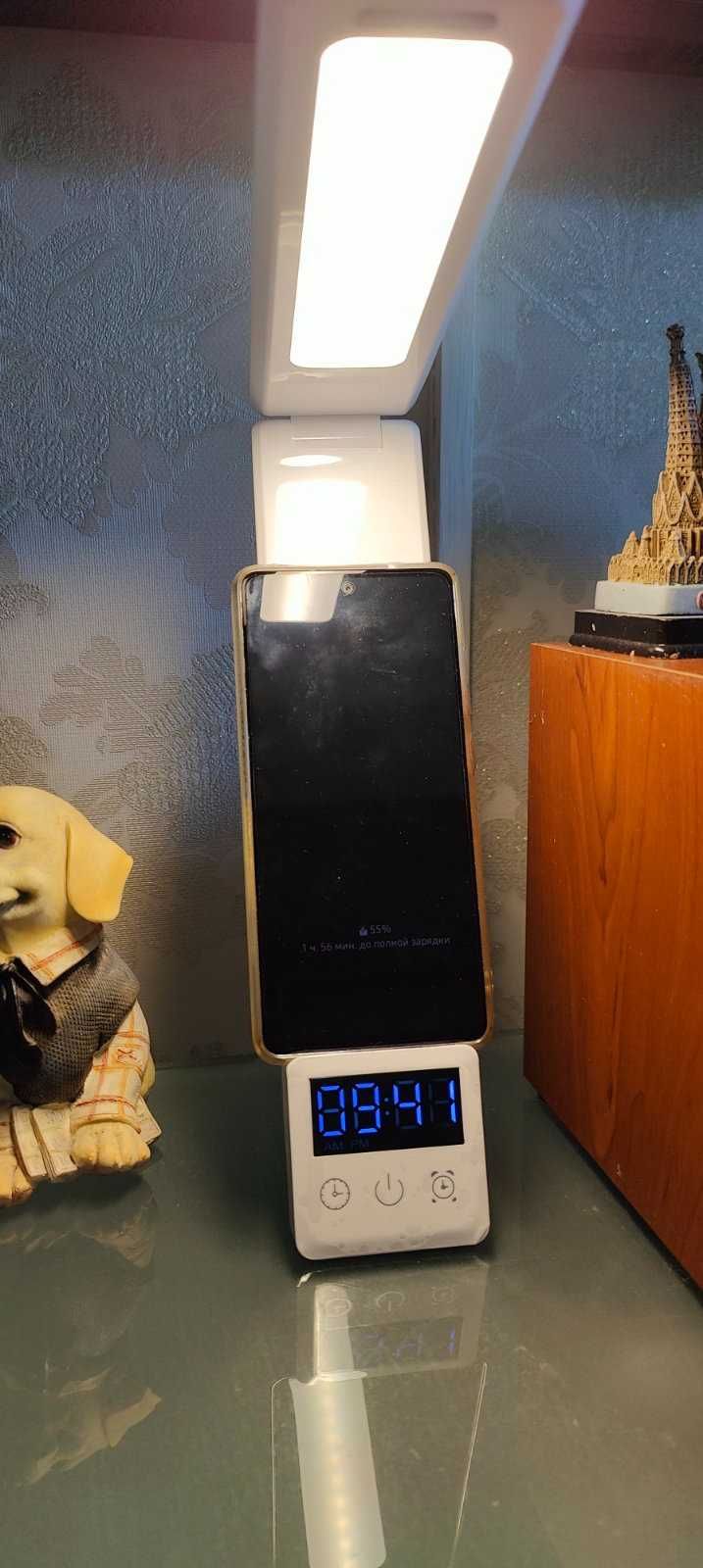 Настільна Лампа з бездротовою зарядкою з годинником, білого кольору