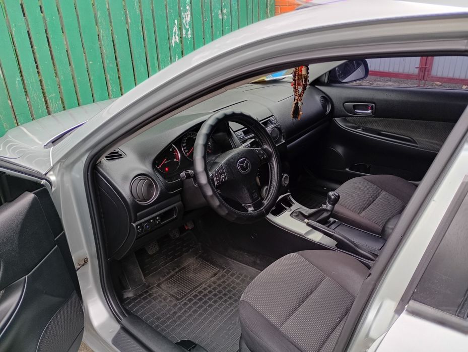 Мазда продаю свое вто.