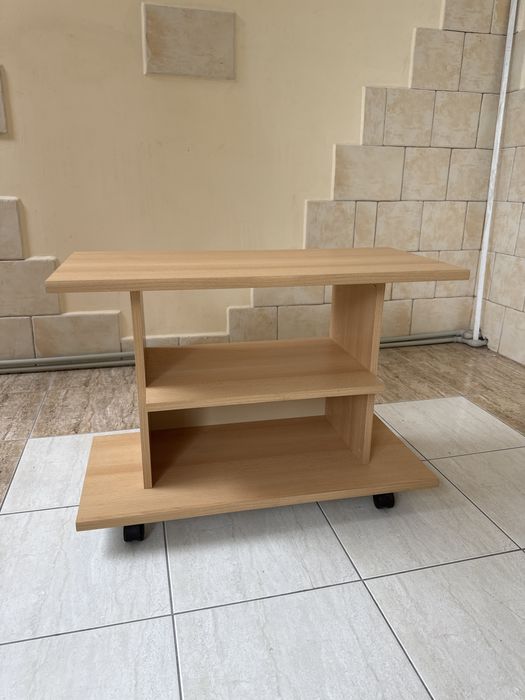 Поличка на келесах