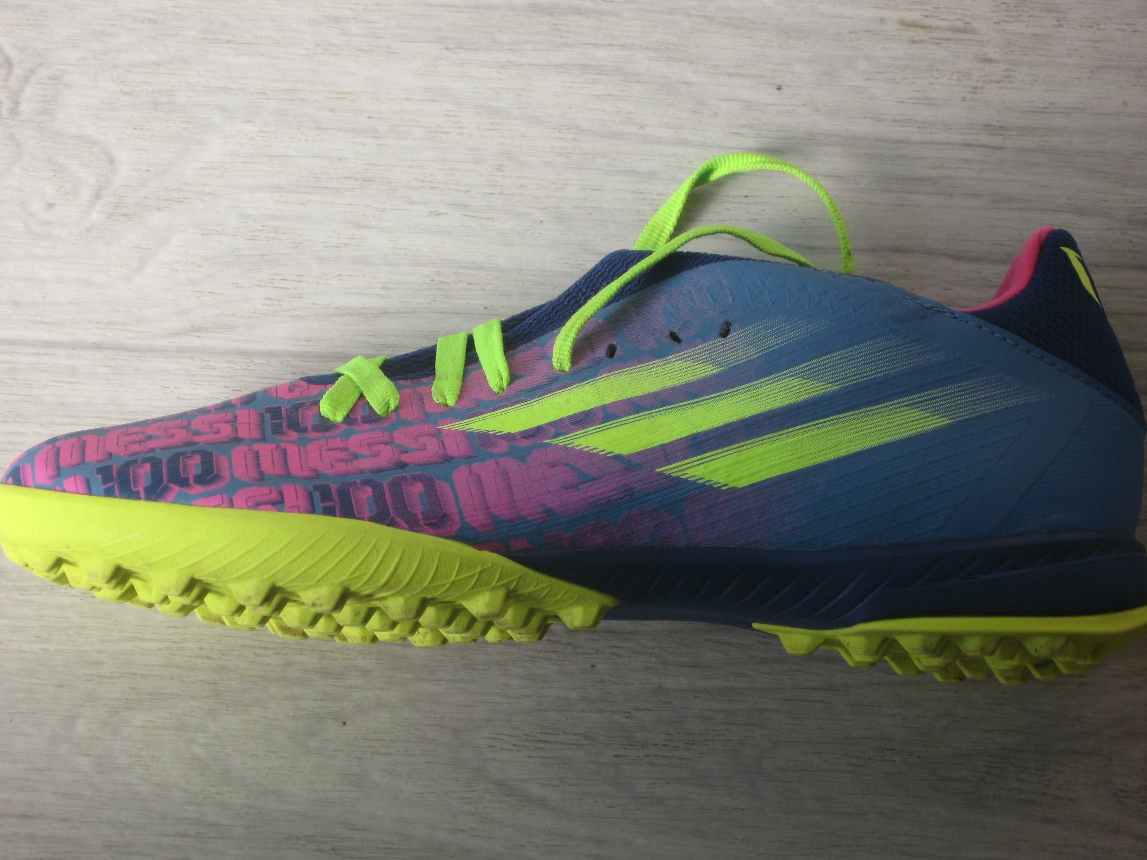 Продам сороконожки Adidas