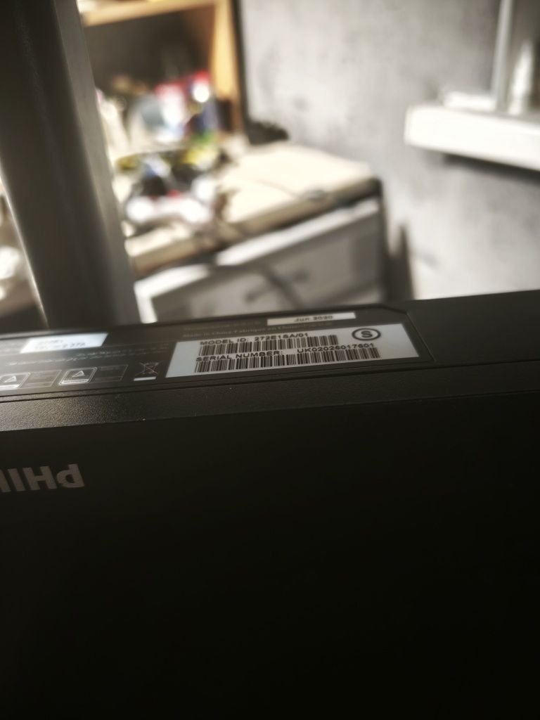 монитор Philips 272e1