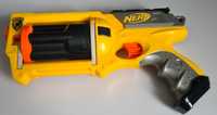 Hasbro Pistolet Nerf Maverick Rev-6 ze strzałkami