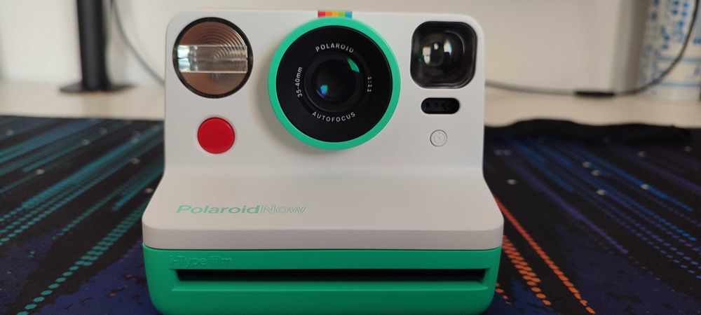 Polaroid Now verde menta + Mala