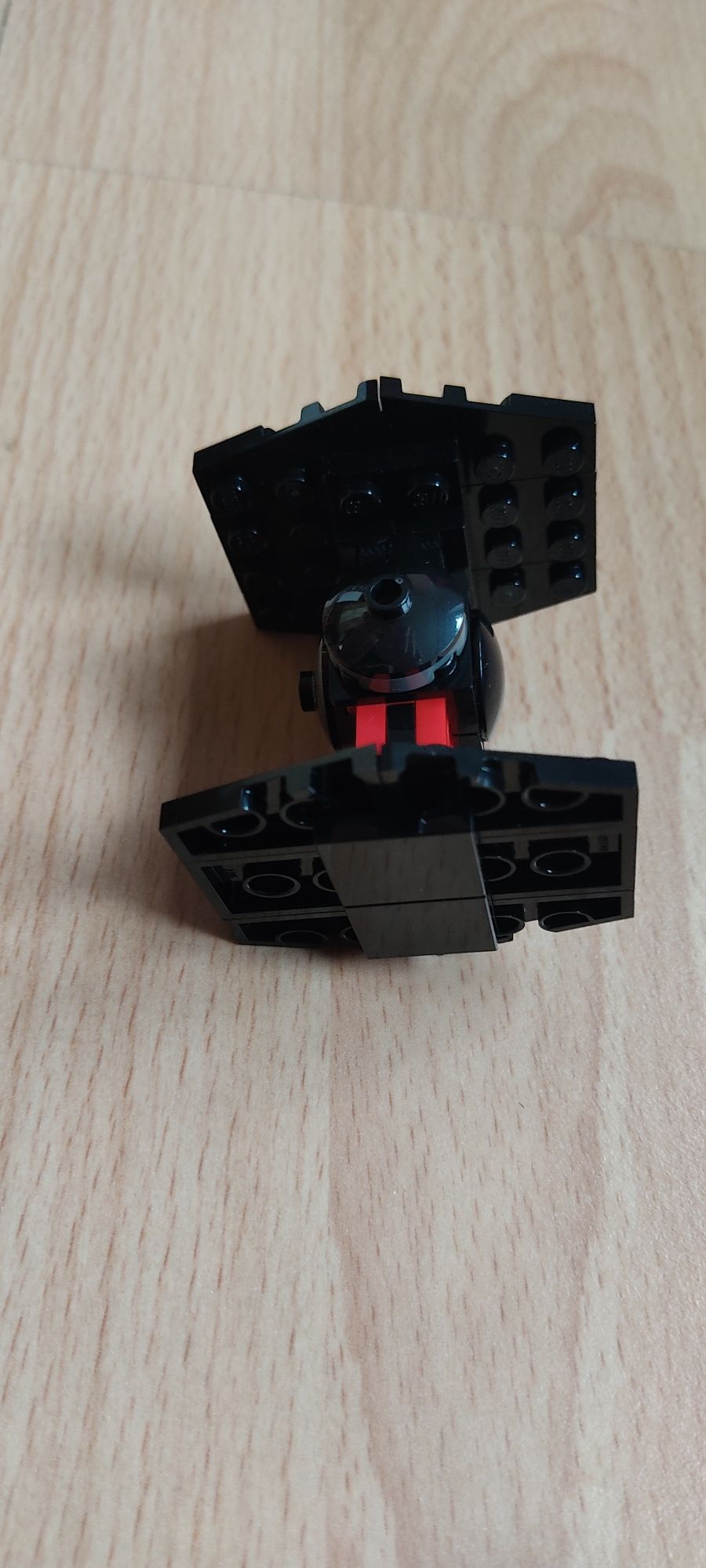 Klocki LEGO Star Wars myśliwiec TIE