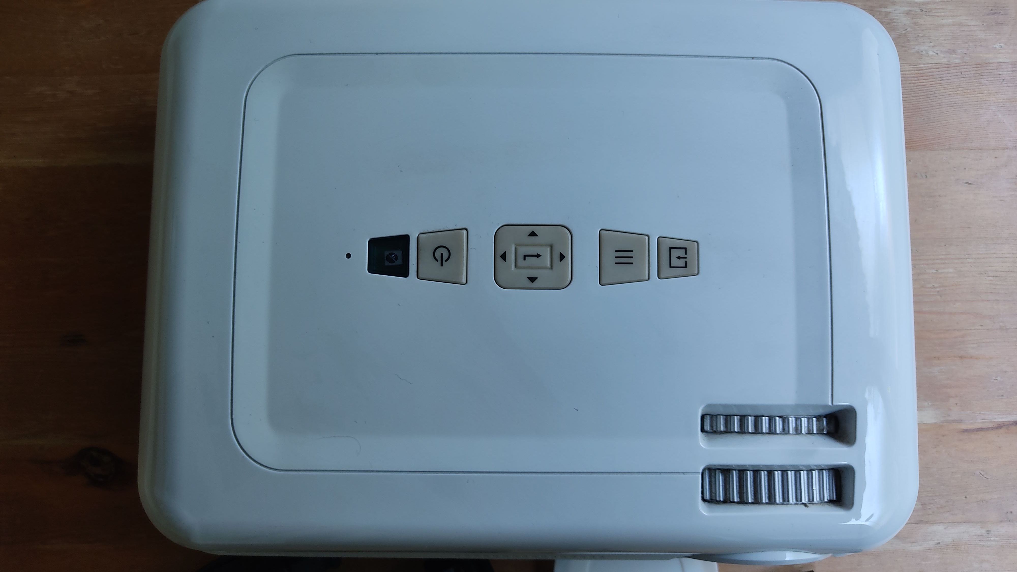 Alfawise X 3200 Lumens HD Smart Projector