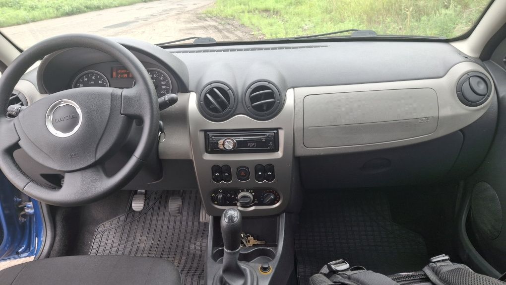 Dacia sandero1.2 16v пробіг126000км 2009р