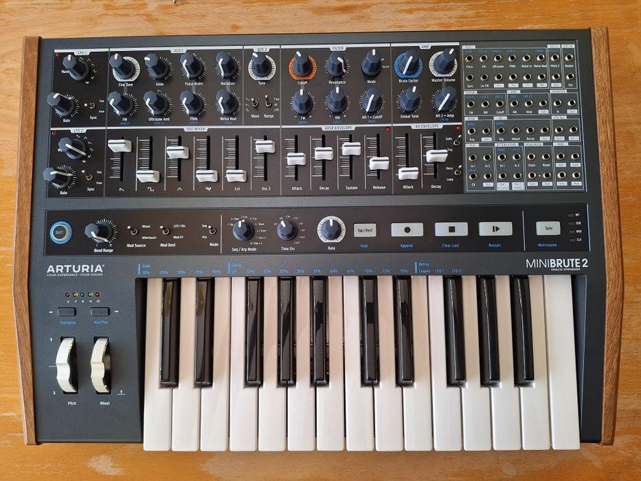 Arturia Minibrute 2 como novo - NEGOCIÁVEL