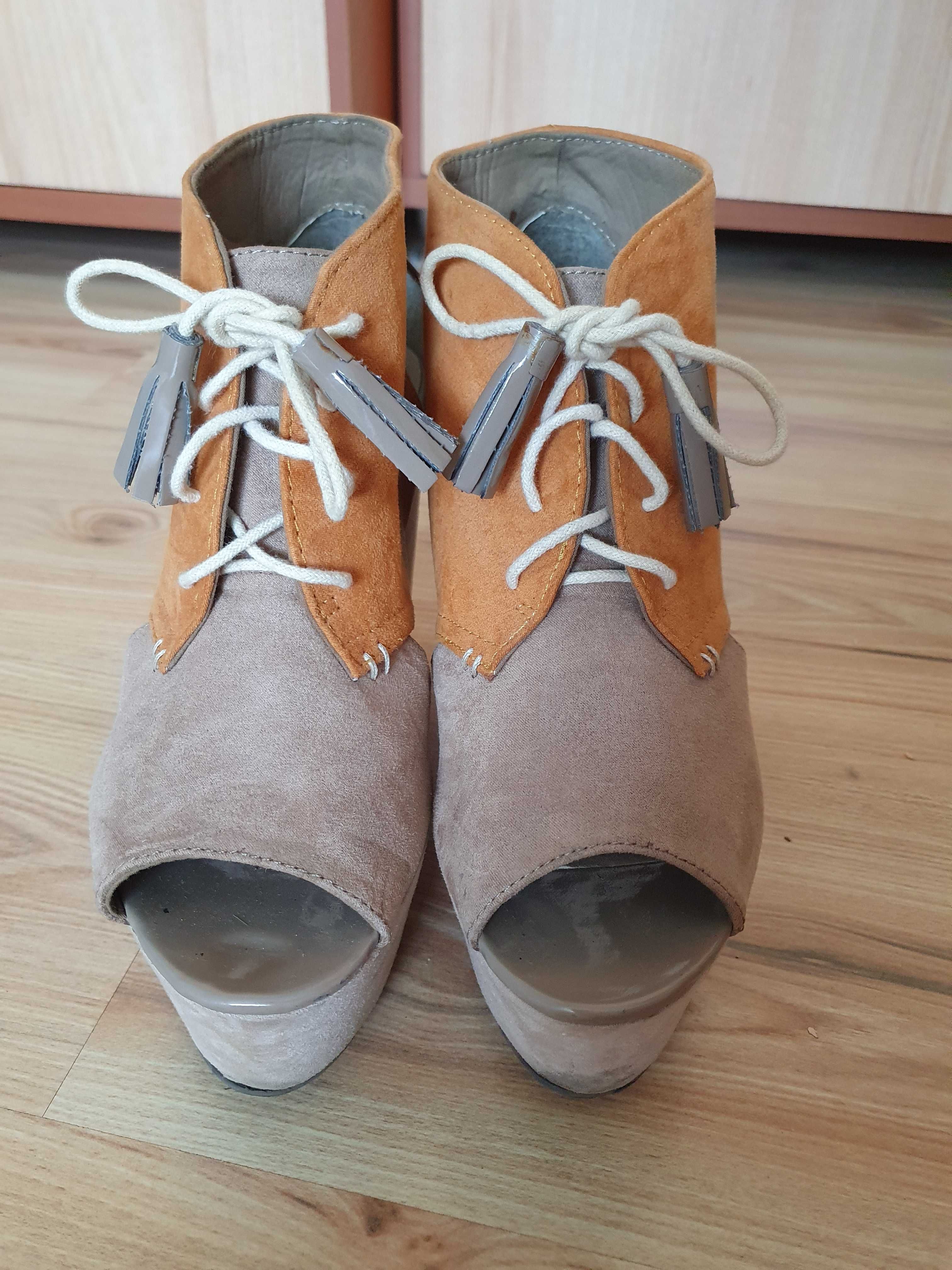 Beżowo-pomarańczowe buty na platformie, H&M, 39